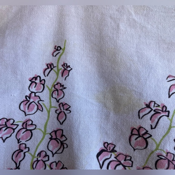Vintage Springtime table cloth. - Picture 5 of 7